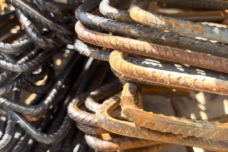 İnşaat demiri pasını en iyi ne söker?